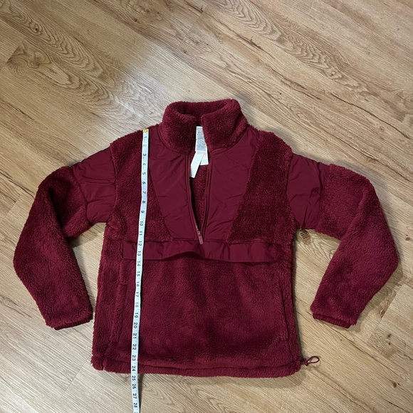 Victoria’s Secret pink fuzzy sweatshirt NWT - Picture 6 of 6